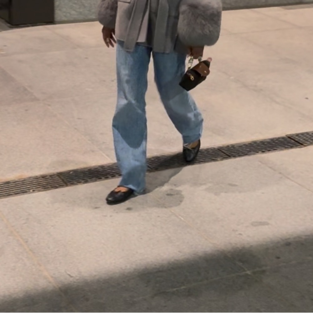 My fave high rise, bootcut Zara jeans (the 90’s full length)